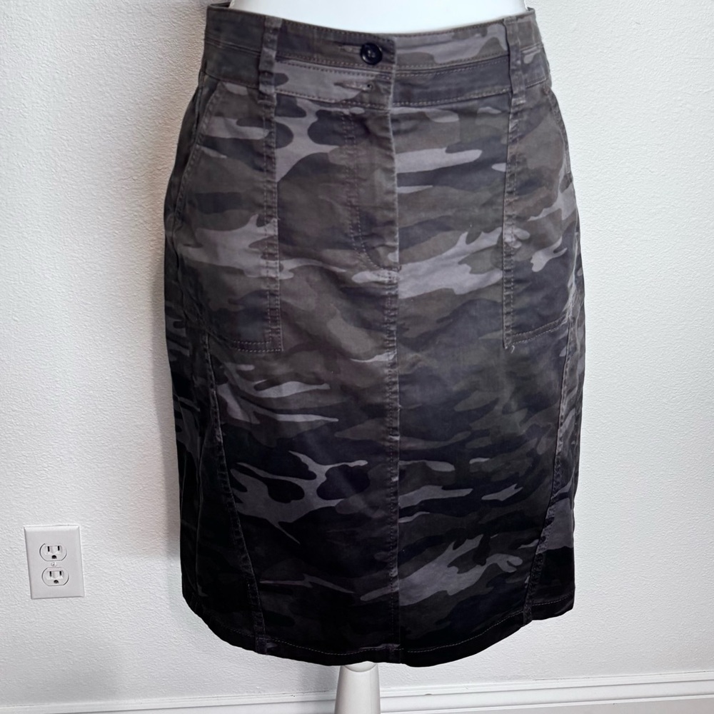 LOFT Gray Camouflage Pencil Skirt